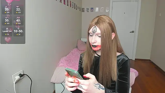 Snapshot of yoi_mika chatting on October 31, 11:17 pm yoi mika online show from October 31, 11:17 pm