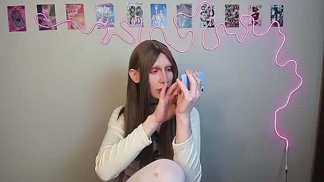 Snapshot of yoi_mika chatting on November 28, 11:07 pm yoi mika online show from November 28, 11:07 pm