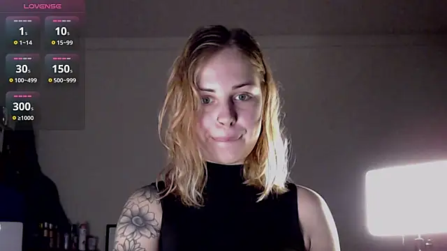 Snapshot of Alismoona chatting on December 2, 1:39 pm Alismoona online show from December 2, 1:39 pm