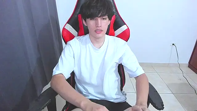 Snapshot of eren_188 chatting on October 15, 2:01 am eren 188 online show from October 15, 2:01 am