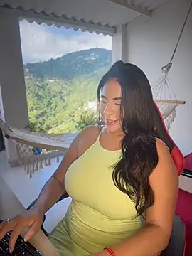 samanthahut1 online show from May 4, 9:55 pm