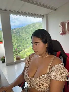 samanthahut1 online show from May 14, 9:10 pm