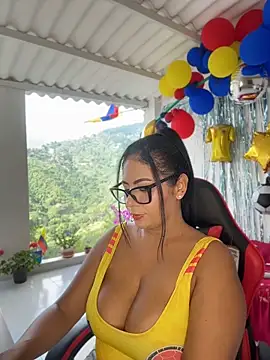 samanthahut1 online show from June 17, 9:05 pm