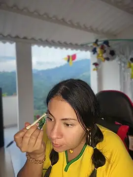 samanthahut1 online show from July 2, 10:05 pm