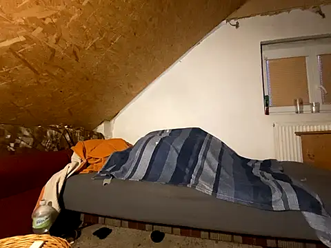 Snapshot of Salon1986 chatting on December 19, 6:42 am Salon1986 online show from December 19, 6:42 am