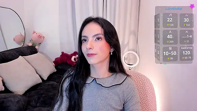 sarah saenz  online show from July 31, 7:30 am