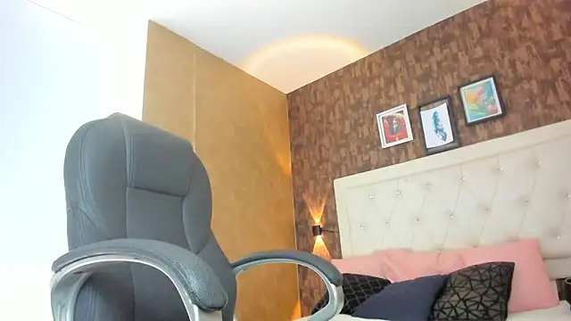 sweet  vanessa1 online show from March 10, 7:41 pm