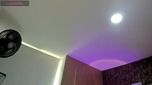 Snapshot of sweet__vanessa1 chatting on July 28, 5:23 pm sweet vanessa1 online show from July 28, 5:23 pm