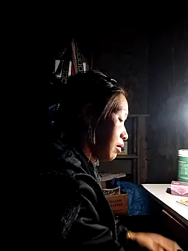 ngocngoc cute online show from December 14, 11:42 pm