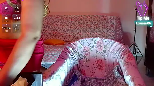 cococouple7 online show from December 19, 7:04 am