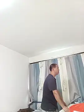 Snapshot of CWQ123 chatting on September 27, 1:21 am CWQ123 online show from September 27, 1:21 am