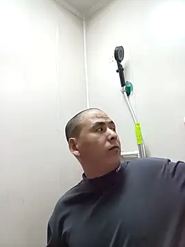 Snapshot of CWQ123 chatting on October 11, 8:24 am CWQ123 online show from October 11, 8:24 am