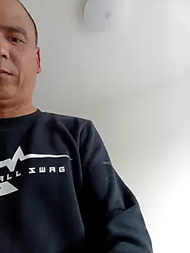 Snapshot of CWQ123 chatting on October 15, 8:03 am CWQ123 online show from October 15, 8:03 am