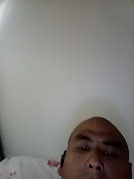 Snapshot of CWQ123 chatting on May 19, 7:47 am CWQ123 online show from May 19, 7:47 am