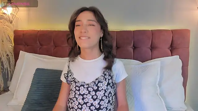 victoria decapri online show from November 23, 7:35 pm