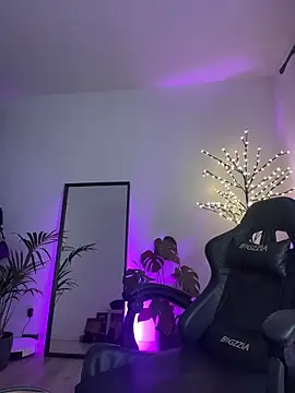 HATSUNE   online show from December 14, 8:24 pm