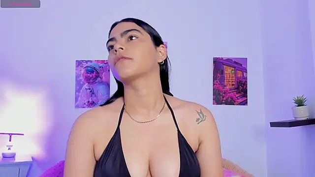 Snapshot of shizuka_84 chatting on November 19, 10:59 am shizuka 84 online show from November 19, 10:59 am