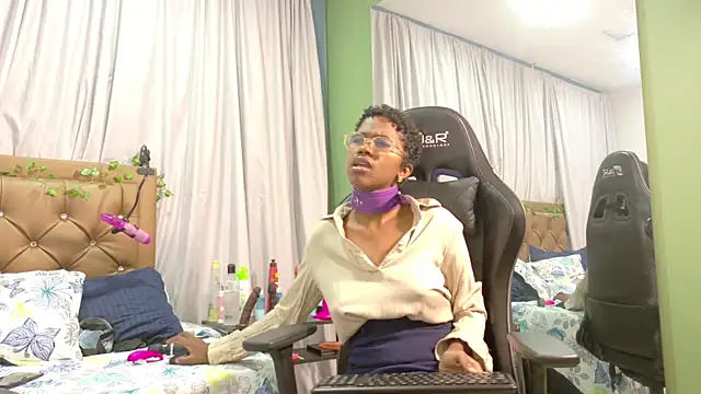 Snapshot of didoelizabeth chatting on September 29, 1:16 pm didoelizabeth online show from September 29, 1:16 pm