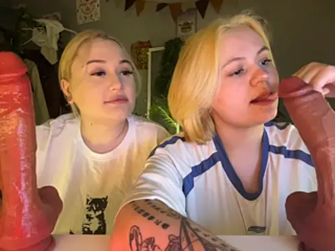 MoonIvy  online show from February 19, 6:15 pm