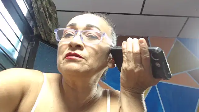 maggi hotsson online show from January 7, 10:12 pm