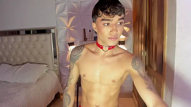 Wyatt Rose online show from November 25, 4:01 am