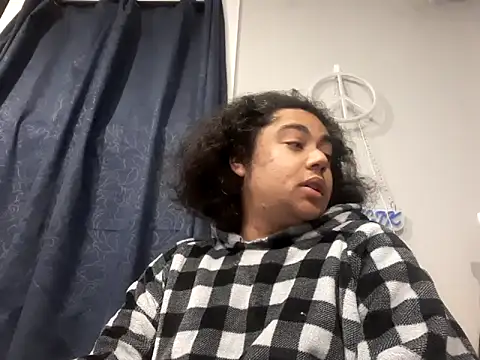 Snapshot of Bilover69 chatting on February 2, 1:15 am Bilover69 online show from February 2, 1:15 am