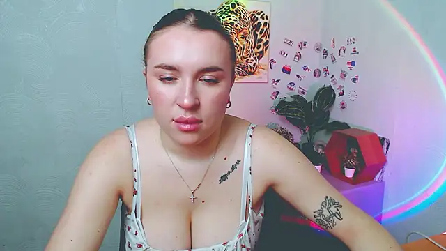 JuliaTopp  online show from January 13, 7:46 am