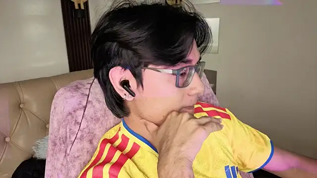 davoxer online show from June 24, 3:38 am