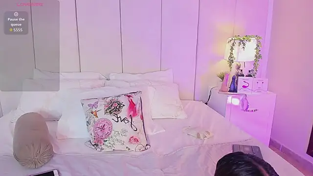 mia rousse25 online show from October 29, 2:41 pm