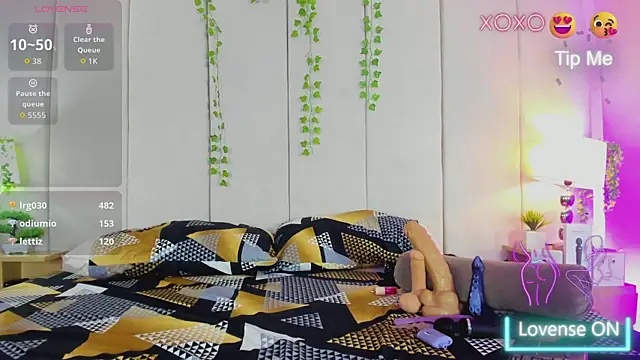 Snapshot of mia_rousse25 chatting on May 3, 11:27 am mia rousse25 online show from May 3, 11:27 am