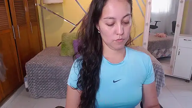 shirleyrojas online show from October 28, 8:00 pm