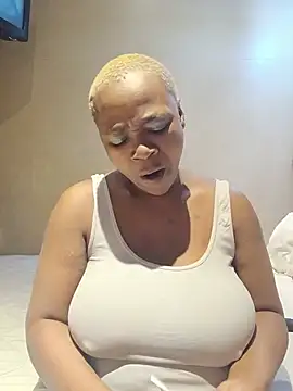 missboobiesSA online show from June 7, 2:05 am
