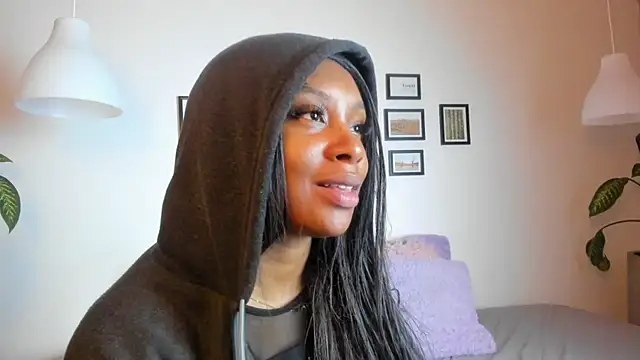 Coco joness online show from November 20, 8:08 pm