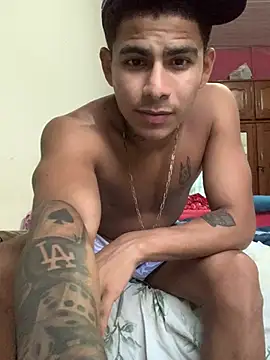Novindot23cm online show from May 11, 9:01 pm