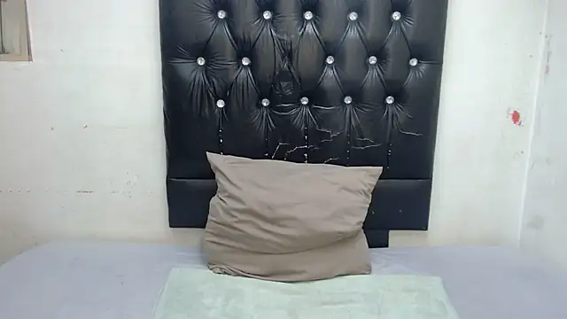 GlowGoddessxx online show from July 26, 4:42 am