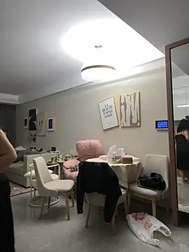 anna yngs online show from October 11, 12:47 pm