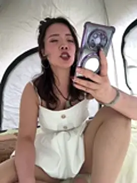 anna yngs online show from April 26, 4:54 am