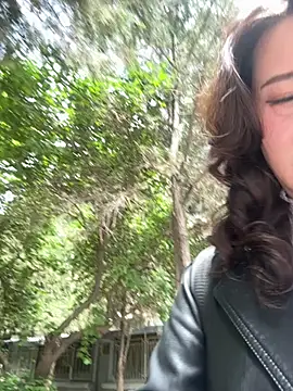 anna yngs online show from May 2, 3:44 am