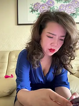 Snapshot of anna_yngs chatting on May 13, 1:58 am anna yngs online show from May 13, 1:58 am