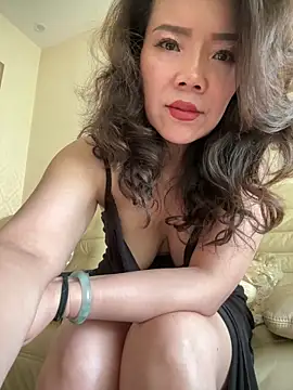 Snapshot of anna_yngs chatting on May 19, 4:08 am anna yngs online show from May 19, 4:08 am