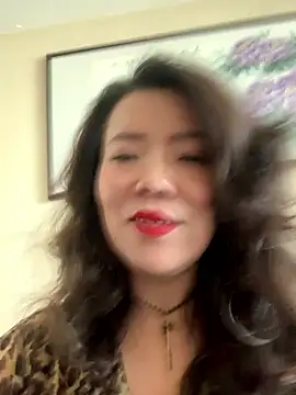 Snapshot of anna_yngs chatting on June 10, 4:01 am anna yngs online show from June 10, 4:01 am