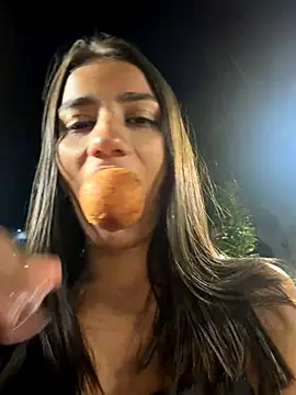 -juicy  online show from November 15, 11:10 pm