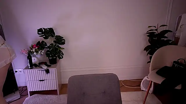 Angell Wild online show from May 20, 3:51 pm