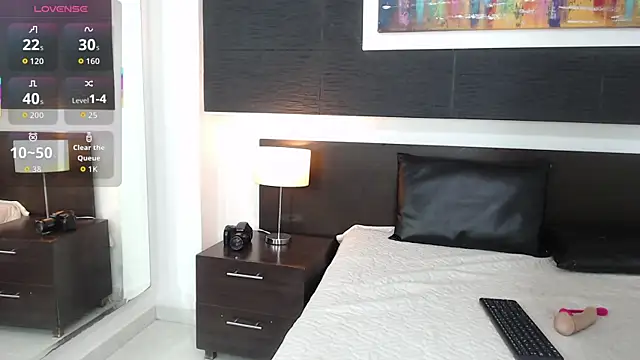 VioletLux online show from November 22, 7:46 pm