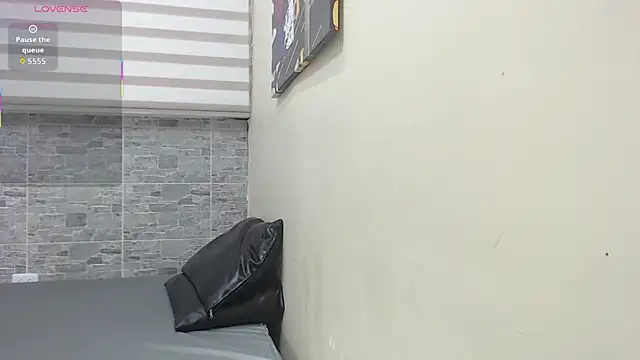 VioletLux online show from November 26, 7:37 pm