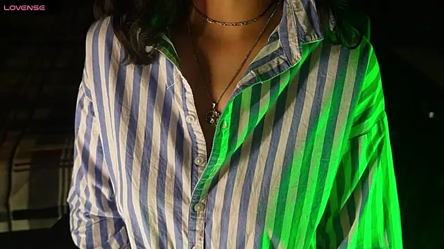 Snapshot of NidhiChandra chatting on December 23, 7:17 am NidhiChandra online show from December 23, 7:17 am