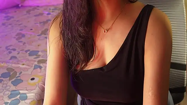 Snapshot of NidhiChandra chatting on June 27, 8:30 am NidhiChandra online show from June 27, 8:30 am