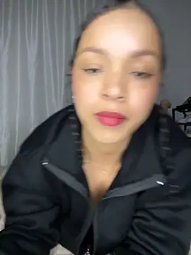 Yasmin777  online show from November 25, 12:10 am