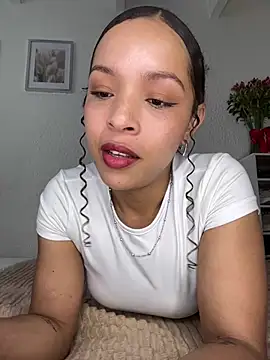 Snapshot of Yasmin777_ chatting on May 9, 5:07 pm Yasmin777 online show from May 9, 5:07 pm