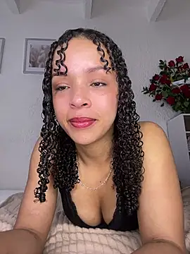 Snapshot of Yasmin777_ chatting on May 14, 4:58 pm Yasmin777 online show from May 14, 4:58 pm